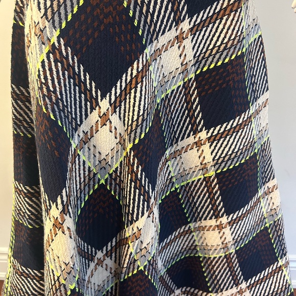 Canadian-made Woven Skirt - Picture 5 of 7